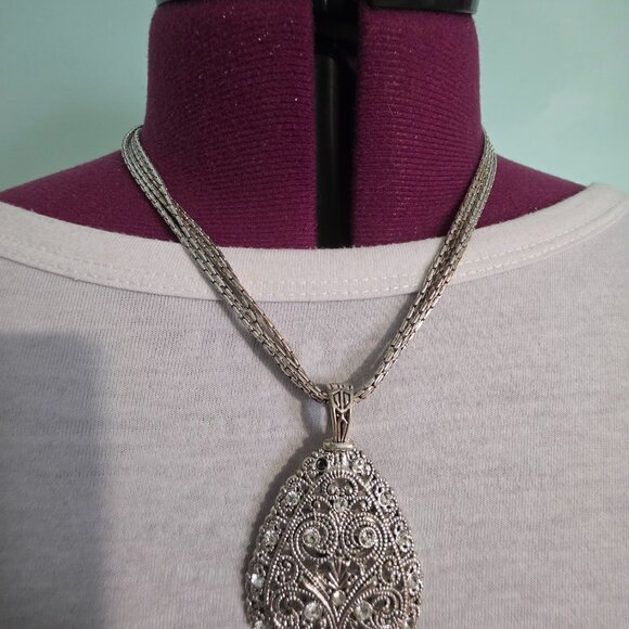 Premier Designs “Unbelievable” Necklace – Silver Filigree Rhinestone Pendant - Picture 3 of 13